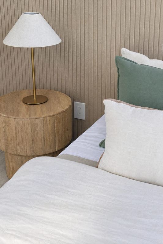Detalle del dormitorio — Fotografía de arquitectura por Masstudio, Punta del Este (Océano Manantiales)