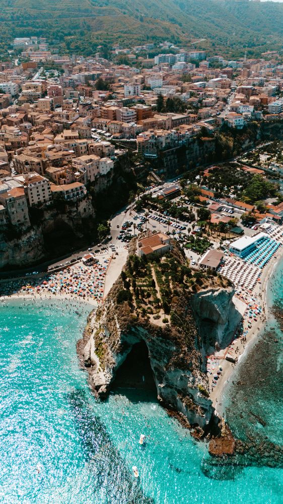 Acantilado y mar turquesa — Fotografía con DRONE por Masstudio, Punta del Este