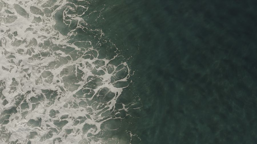 Olas desde arriba — Fotografía con DRONE por Masstudio, Punta del Este