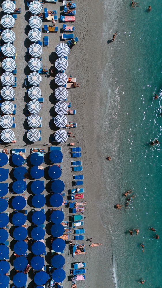 Sombrillas en la playa — Fotografía con DRONE por Masstudio, Punta del Este